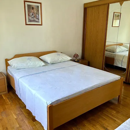 Apartment Near The Draga Dugi Rat